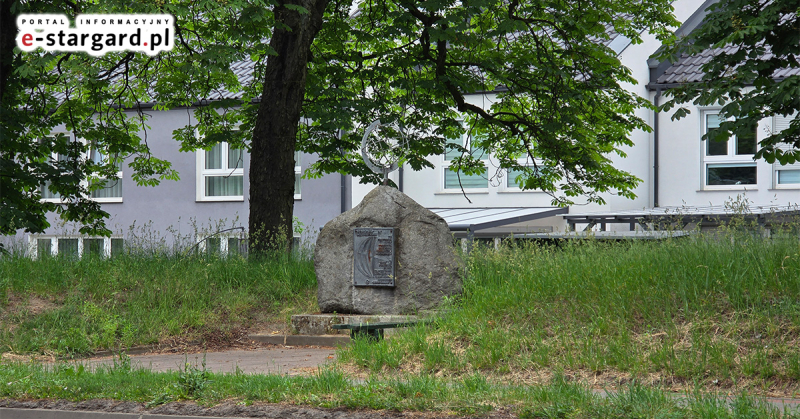 Zaniedbany pomnik 15. południka w Stargardzie. Radny apeluje o pilne działania przed zjazdem Hanzy