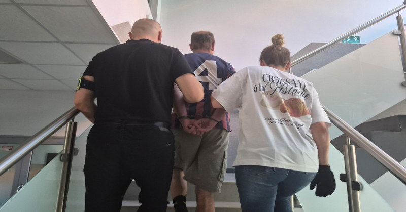 Grozili nastolatkom i żądali pieniędzy na piwo. Policjanci zatrzymali sprawców