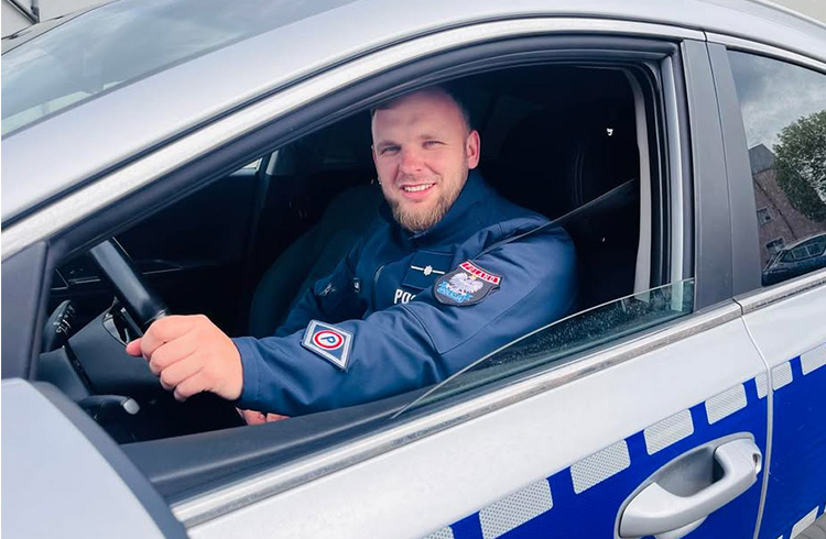 Będąc na wolnym pokazał, że policjant reaguje zawsze, nawet poza służbą