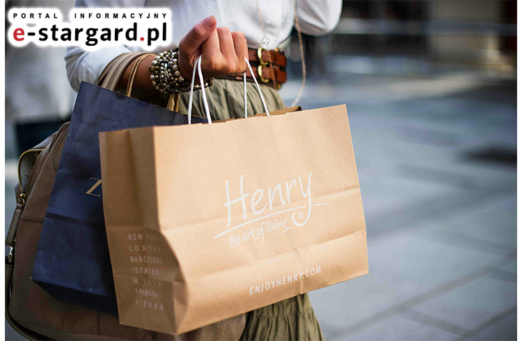 Torby papierowe w gastronomii - dlaczego restauracje i cukiernie coraz częściej po nie sięgają?