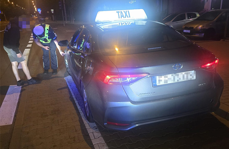 Działania „Taxi” – policjanci skontrolowali kierowców świadczących usługi przewozu osób